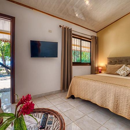 Yucca Beachfront Hotel Puerto Viejo de Talamanca Екстериор снимка