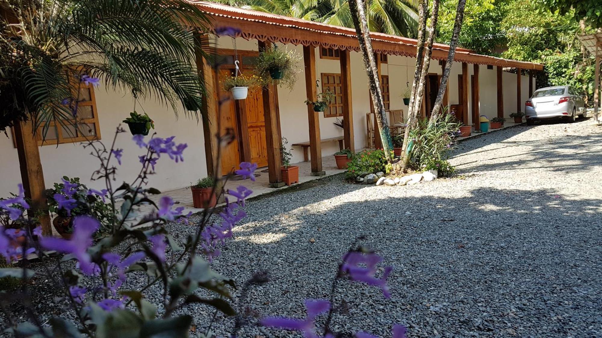 Yucca Beachfront Hotel Puerto Viejo de Talamanca Екстериор снимка