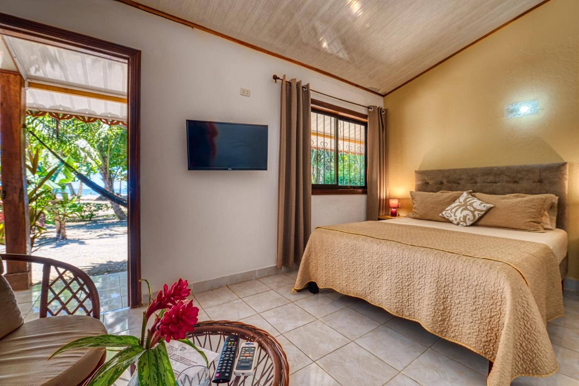 Yucca Beachfront Hotel Puerto Viejo de Talamanca Екстериор снимка